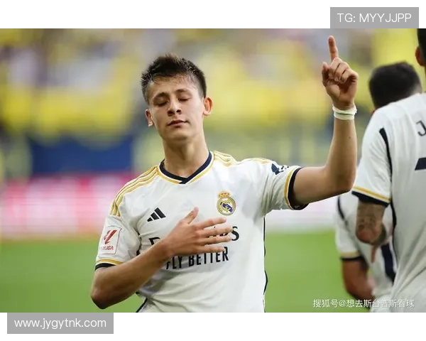 马卡:皇马关注莱比锡中卫卢克巴,周中欧冠考察了他的表现 马卡:皇马关注莱比锡中卫卢克巴,周中欧冠考察了他的表现